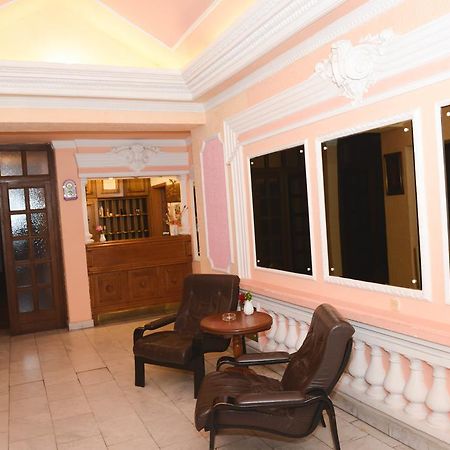 Beli Dvor Hotel Сомбор Екстериор снимка