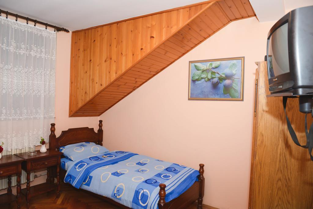 Beli Dvor Hotel Сомбор Стая снимка