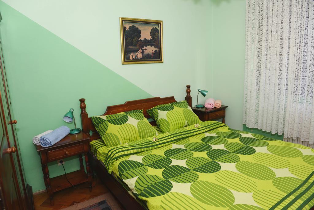 Beli Dvor Hotel Сомбор Стая снимка