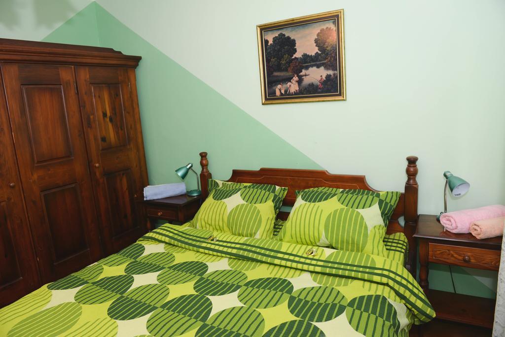Beli Dvor Hotel Сомбор Стая снимка