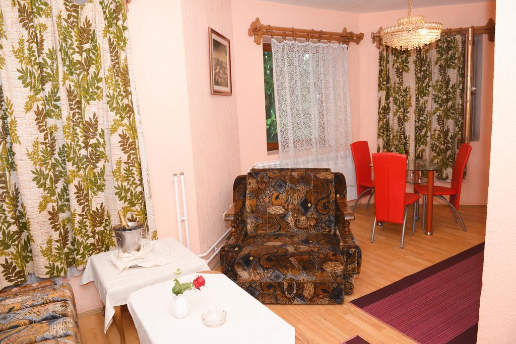 Beli Dvor Hotel Сомбор Стая снимка