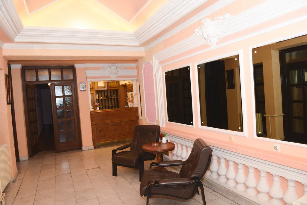 Beli Dvor Hotel Сомбор Екстериор снимка